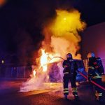 Siemens-Firmentransporter abgefackelt