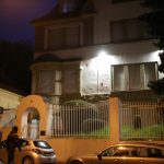 Farbe gegen italienisches Konsulat