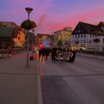 Sponti mit Farbbeutelwürfen
