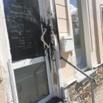 Bitumen gegen AfD-Büro