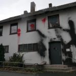Farbe und Steine gegen Burschenschaft Germania Kassel