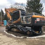 Abrissbagger abgefackelt