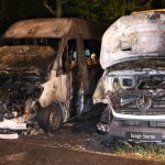 Transporter an Mercedes-Autohaus angezündet