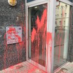 Farbangriff auf Neonazi-Kanzlei