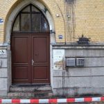 Steine und Bitumenflaschen gegen Polizeiwache