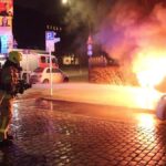 Auto-Ladesäule angezündet