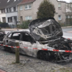 Feuer an zwei Fahrzeugen der Deutschen Bahn gelegt
