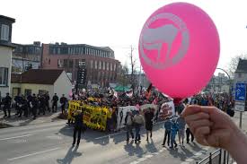 Antifa-Demo meets bürgerliche Kundgebung