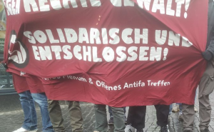 Protest_Infotisch