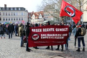 Kundgebungsplatz Am Kohlmarkt. BGR: Gegen den rechten Terror