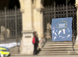 Festung Europa Zerschlagen. Transparent am Rathaus in Braunschweig