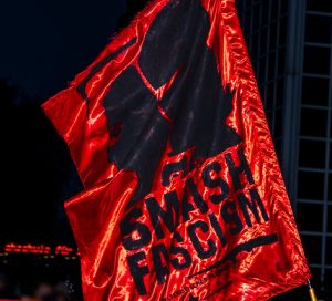 Fahne:Smash Fascism