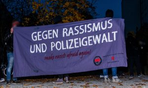 Transparent: Gegen Rassismus und Polizeigewalt