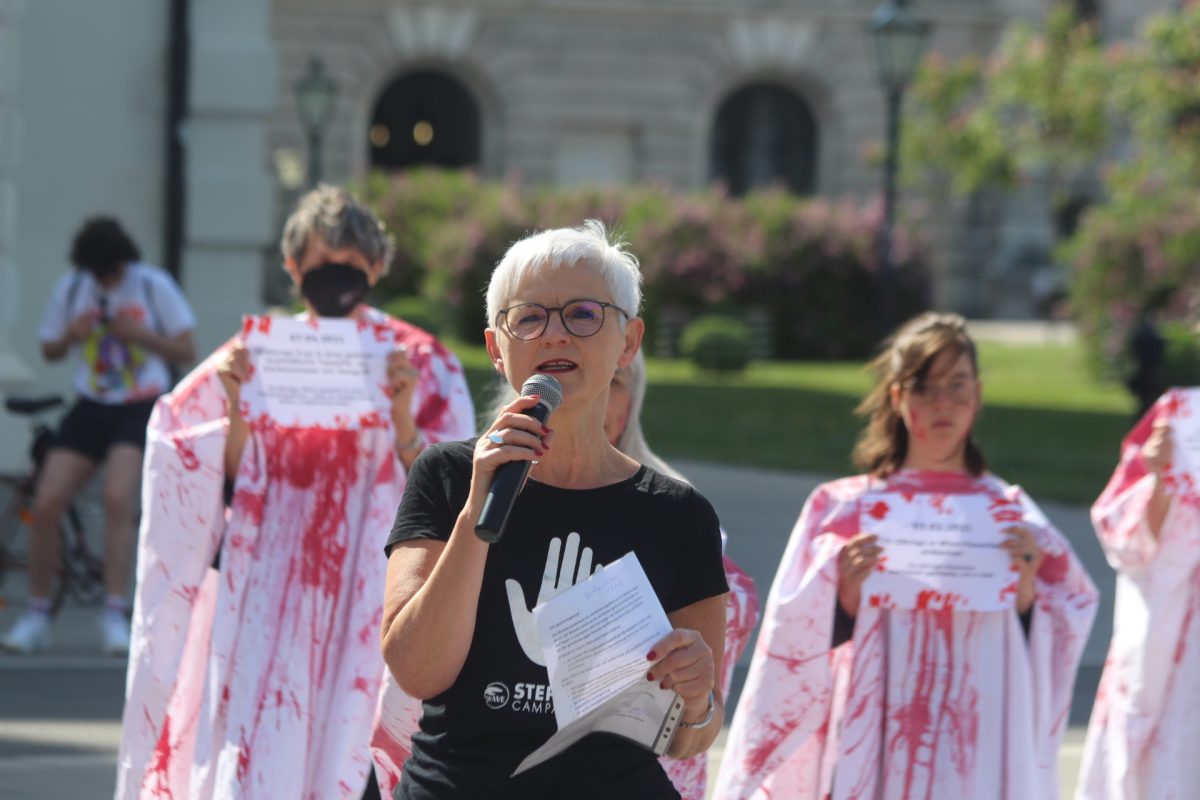 Maria Rösslhumer: „Ich bewundere sie alle, die jetzt gemeinsam auf die Straße gehen, um mit so einer Intensität zu kämpfen.“