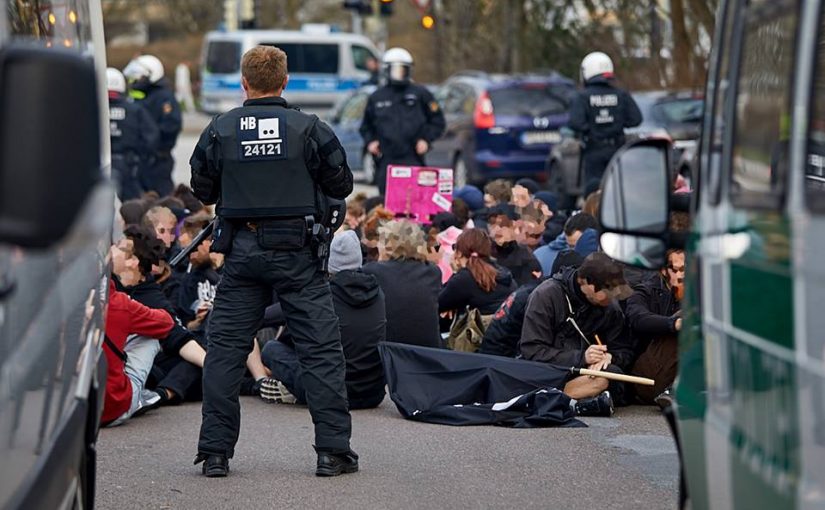[HRO] AfD gelingt Aufmarsch unter starken Gegenprotesten