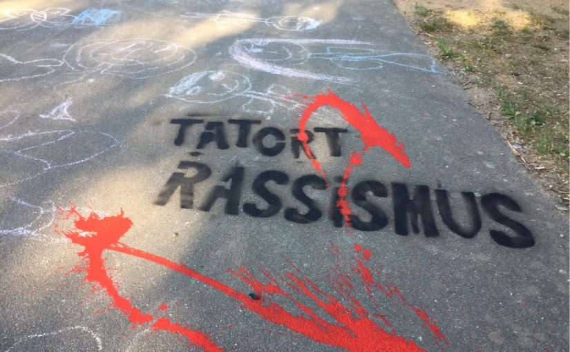 Das Schweigen – Nazi-Attacke auf zehnjährigen Jungen. Wir vergessen nicht!