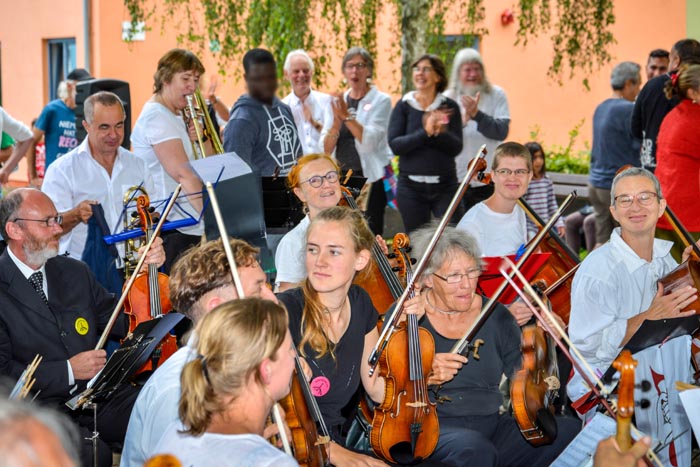 Fotos: Solikonzert für Geflüchtete im Lager Nostorf-Horst