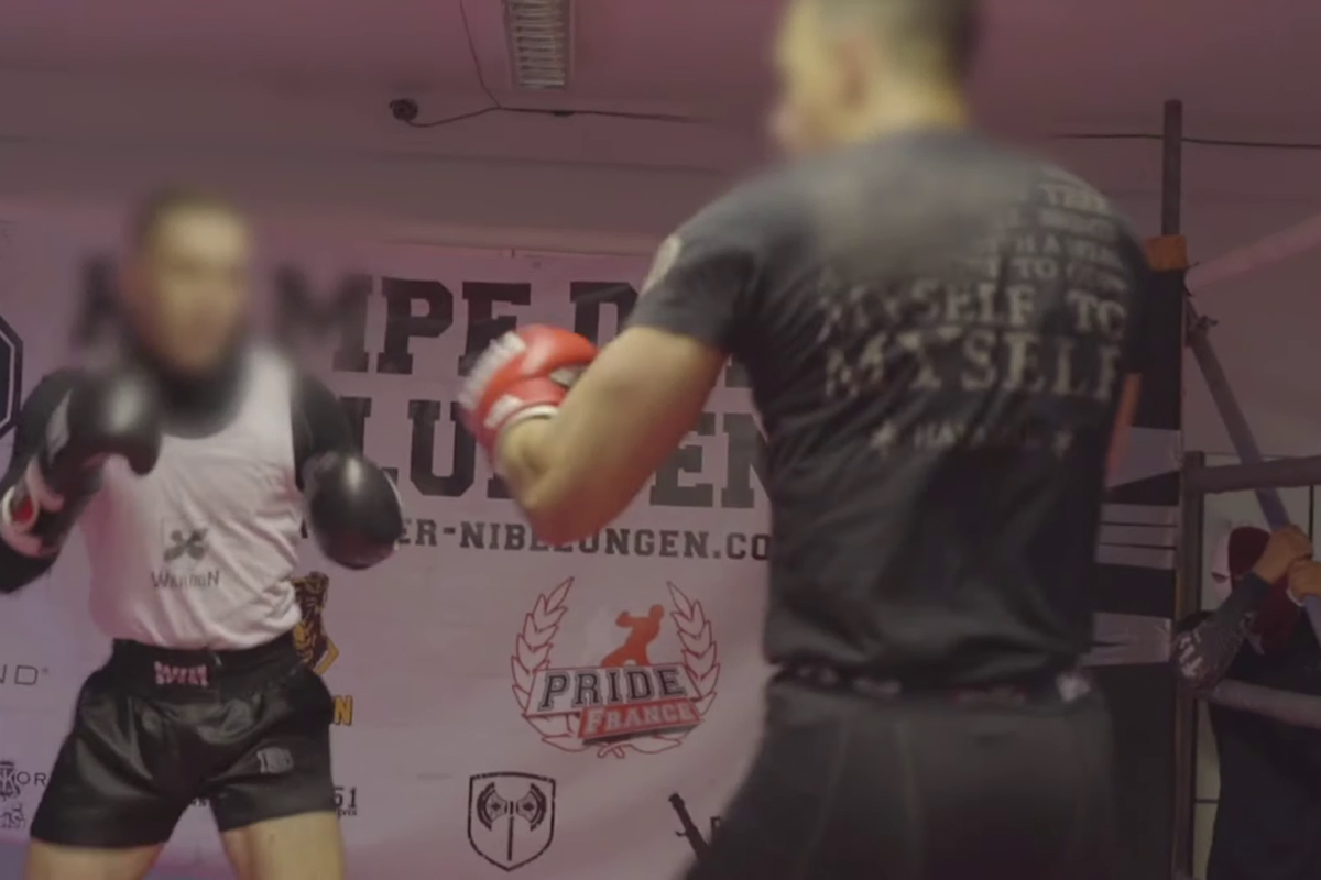 Boxkampf zwischen Julian Menzel (links) und Anton Stigermark aus Schweden