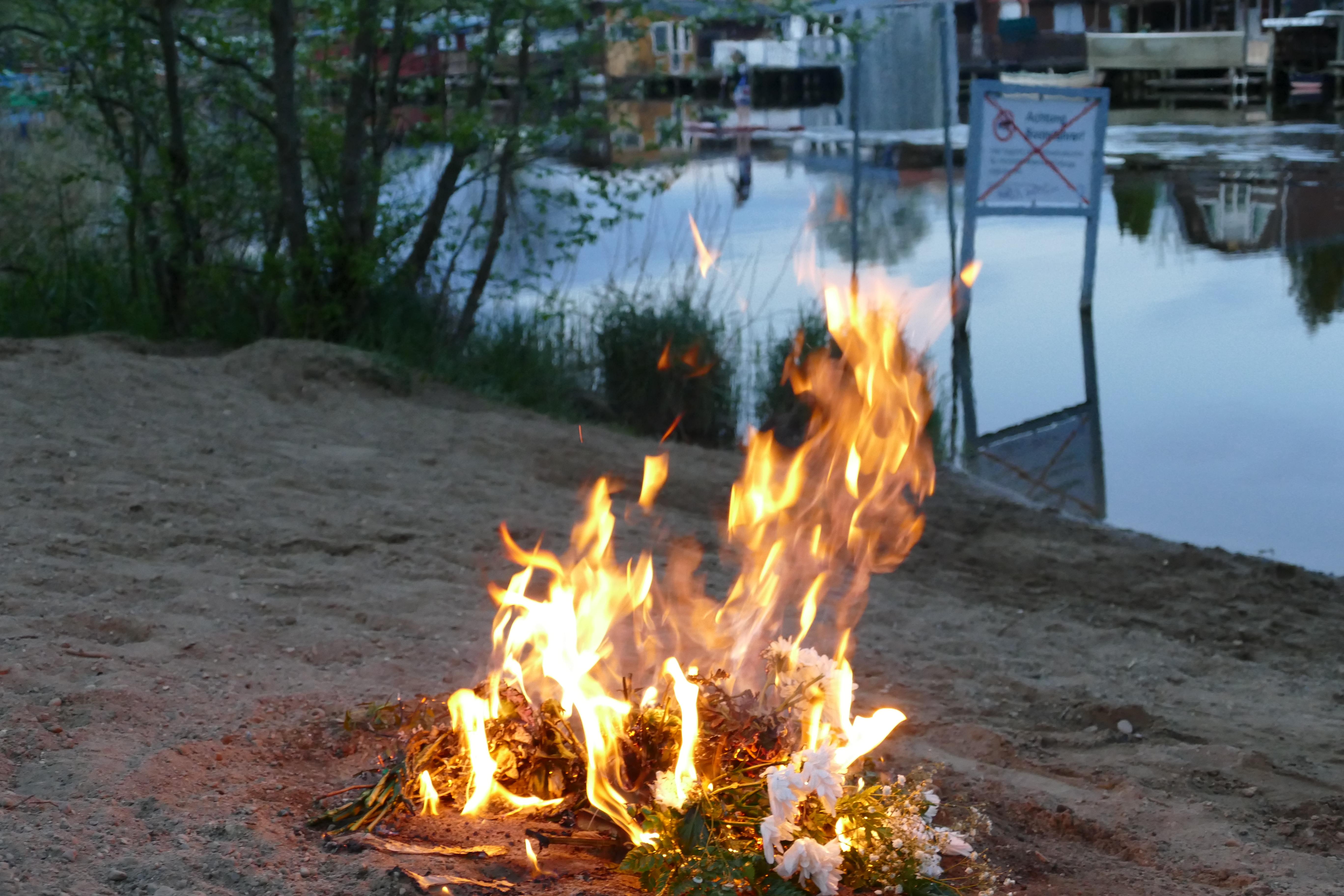 Keine Trauer um Nazis