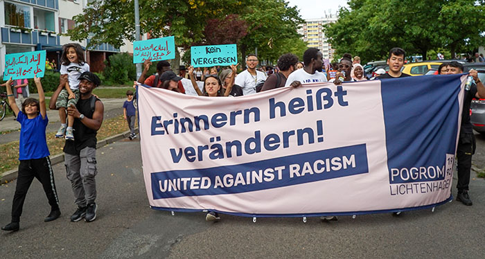 Fotos: Gedenkdemo in Rostock-Lichtenhagen