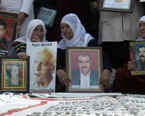 TÜRKEI: 83-JÄHRIGE FRIEDENSMUTTER DILŞAH ÖZGEN VERHAFTET