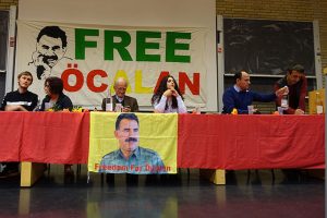Busstopp in Hamburg: Freiheit für Öcalan – Frieden in Kurdistan
