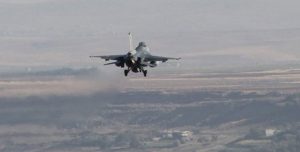 Türkische Luftwaffe fliegt Angriffe in Südkurdistan