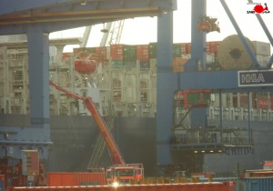 2:Schiffsbrand am Burchardkai der CCNI ARAUCO am 1.9.16 - Feuerwehreinsatz such noch am 4.9.