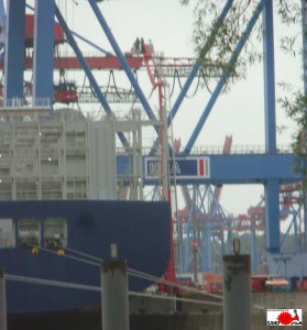 3:Schiffsbrand am Burchardkai der CCNI ARAUCO am 1.9.16 - Feuerwehreinsatz such noch am 4.9.