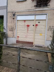 the front of the former zapfhahn88, every outside advertisment has now been removed.